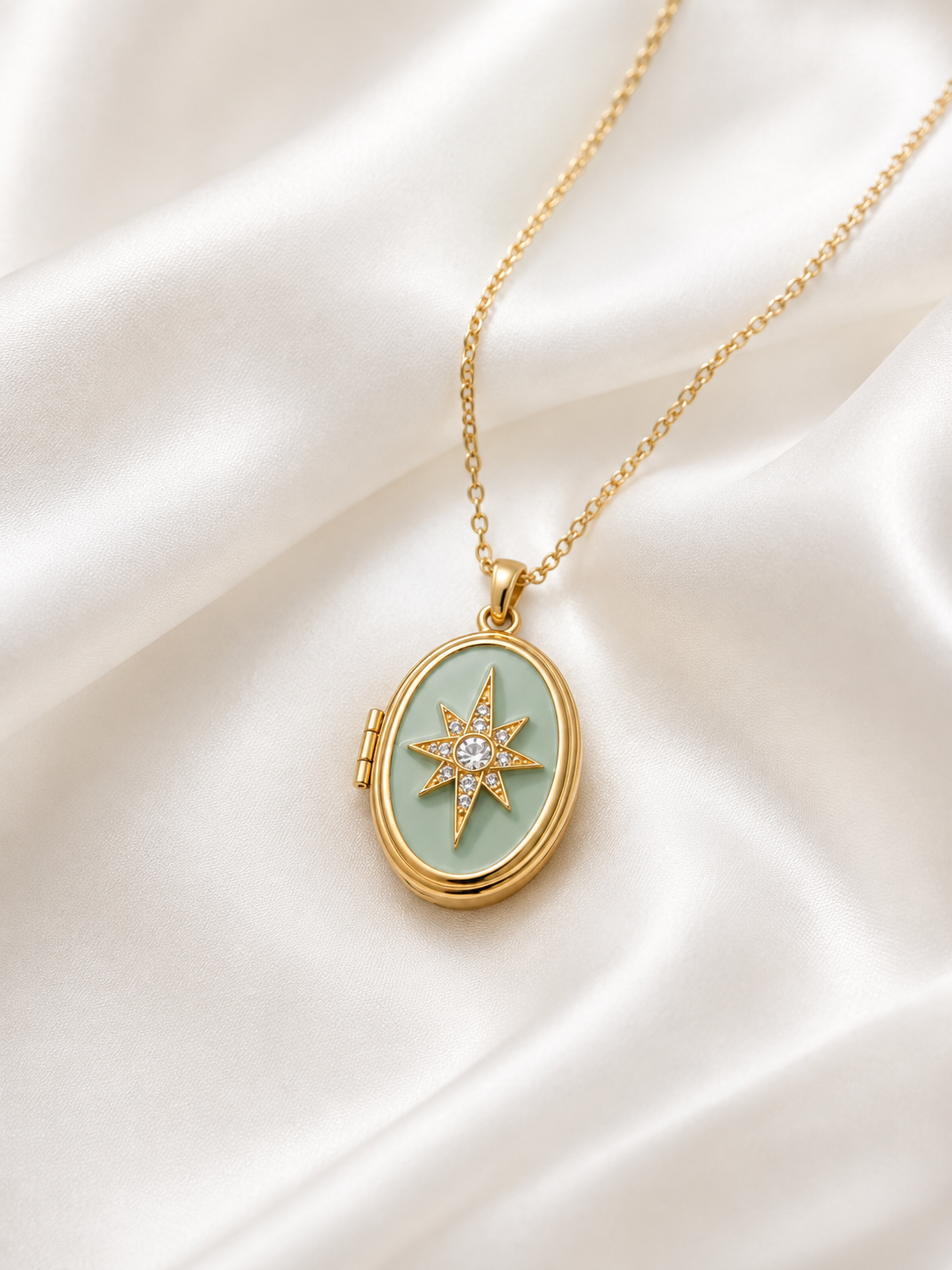 Celestial Beauty Locket by aambish Jwelles